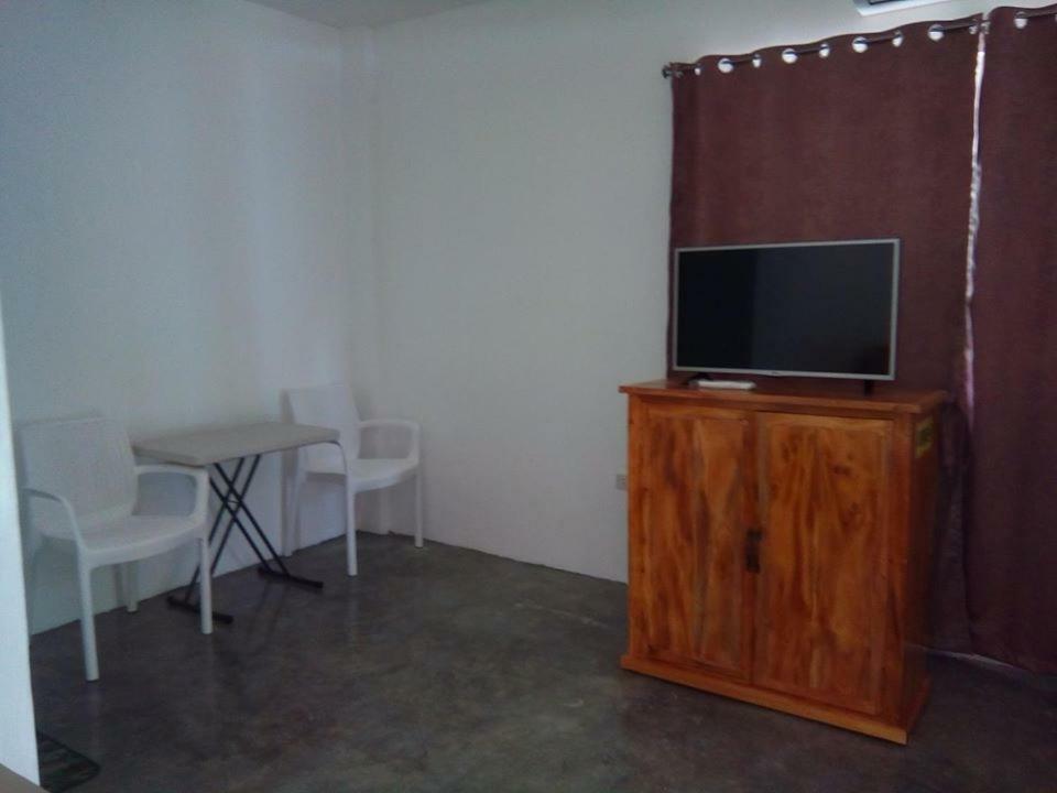 Mother Teresa Rooms And Restaurant Oslob Extérieur photo